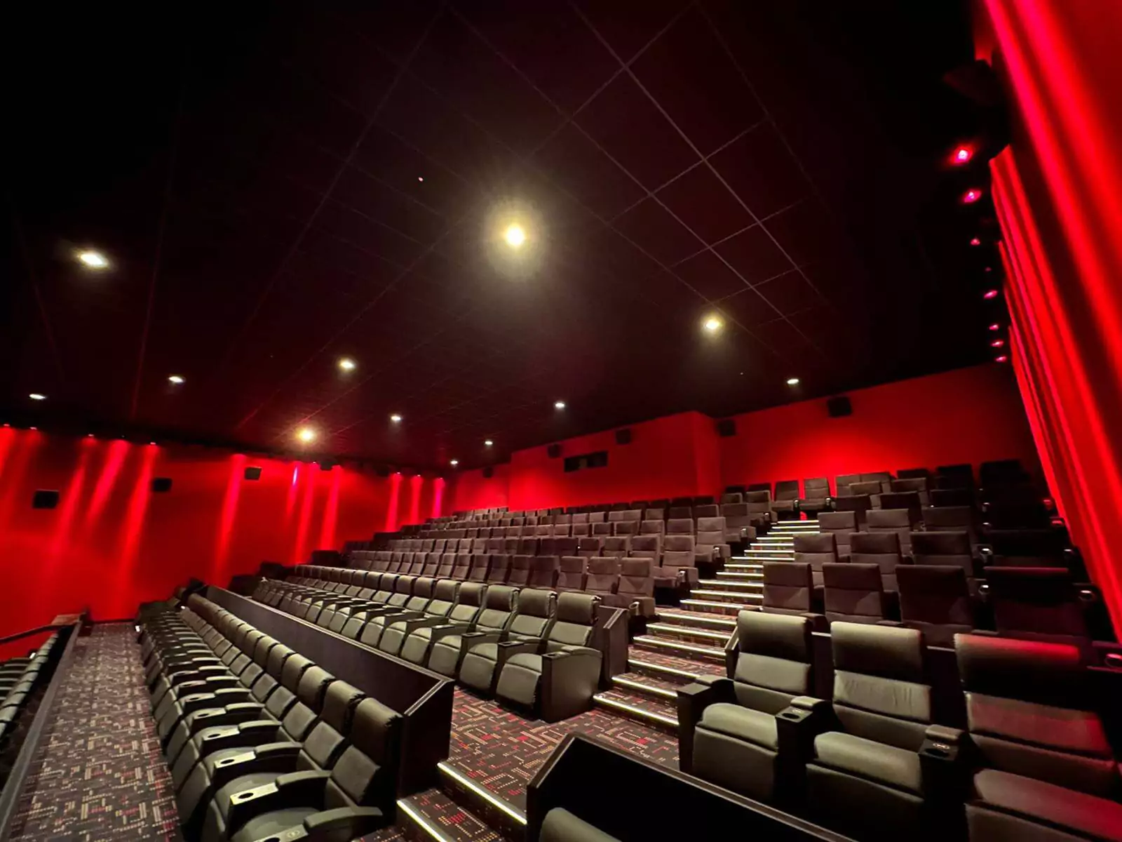 Our cinema seating project here includes ergonomic recliner chairs, offering high-quality synthetic leather and modern technology for maximum comfort. Image